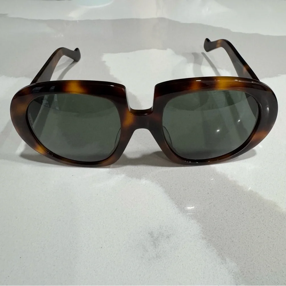 LOEWE Tortoiseshell Round Sunglasses - Picture 9 of 11
